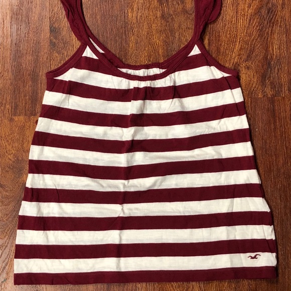 Dainty striped Hollister tank - Picture 1 of 2